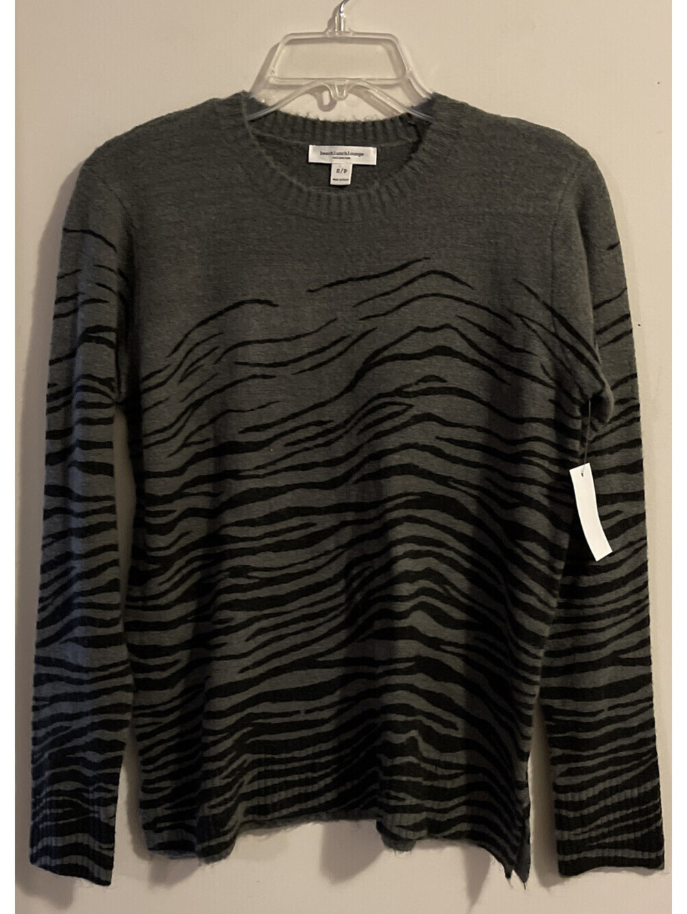 Beach Lunch Lounge Womens Small Gray Animal Print Pullover Sweater NWT! A2657